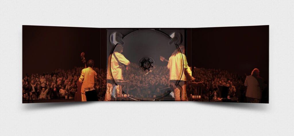 Pochette de l’album live 'Chorda' – Design graphique et dessins à la main pour le groupe de Swing Manouche, enregistré aux Ondines à Changé, photo Ludovic Rousset Penglaou.